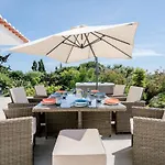 Spacious With Pool, Hot Tub And Large Garden Villa
