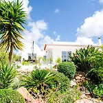 Spacious With Pool, Hot Tub And Large Garden