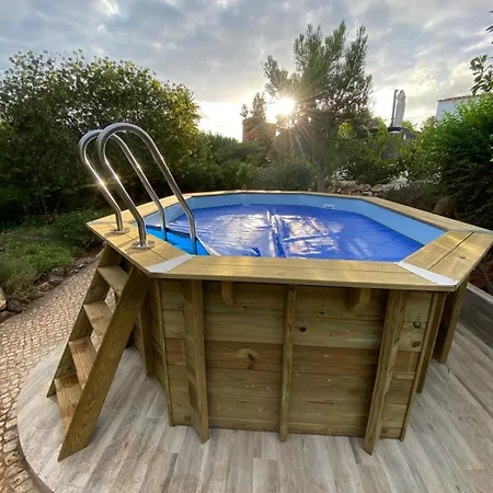 Villa Spacious With Pool, Hot Tub And Large Garden *