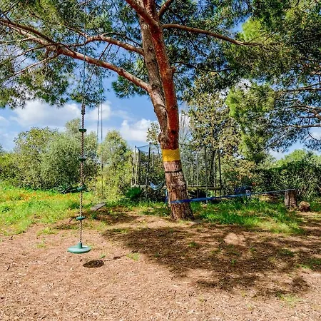 Spacious With Pool, Hot Tub And Large Garden Villa