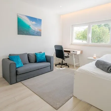 Spacious With Pool, Hot Tub And Large Garden Luz