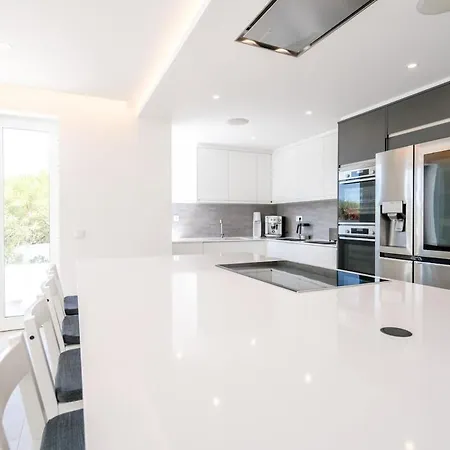 Spacious With Pool, Hot Tub And Large Garden Villa Luz