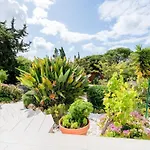 Spacious With Pool, Hot Tub And Large Garden * Luz