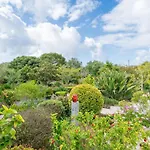 Spacious With Pool, Hot Tub And Large Garden Villa