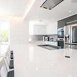 Spacious With Pool, Hot Tub And Large Garden Villa Luz