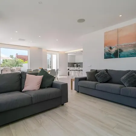 Villa Spacious With Pool, Hot Tub And Large Garden Luz